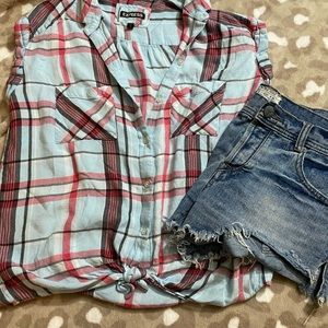 3/4/$15 Cut off button down plaid top